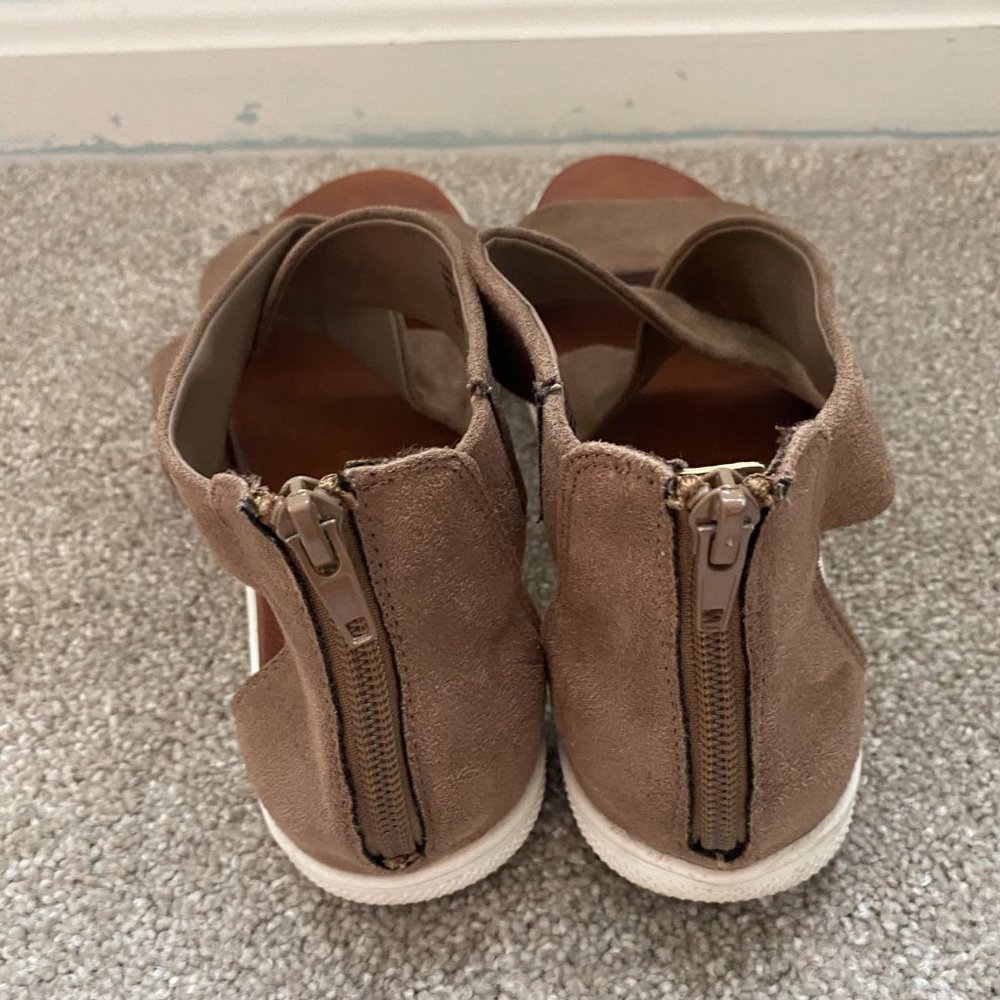 Women's Size 10 Altar'd State Brown Sandals - Picture 4 of 5